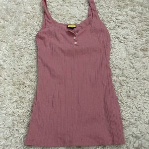 pink tank top